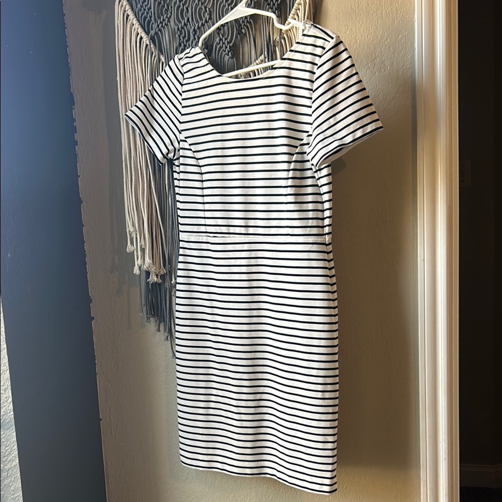 Banana Republic Classic Black and White Striped Dress - Size 6 petite